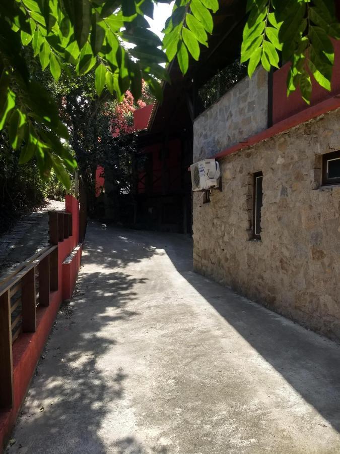 La Roca House Villa Praia do Rosa Bagian luar foto